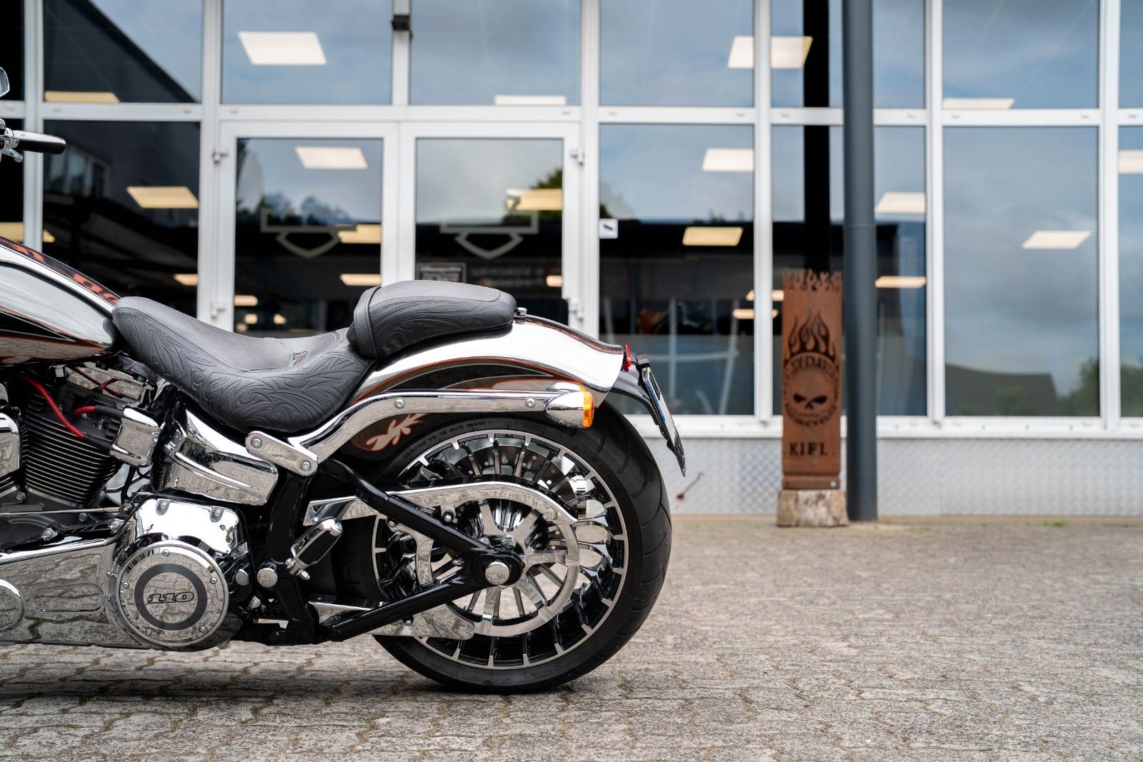 Fahrzeugabbildung Harley-Davidson FXSBSE CVO Breakout 110 cui - Twin Cam - Jekill