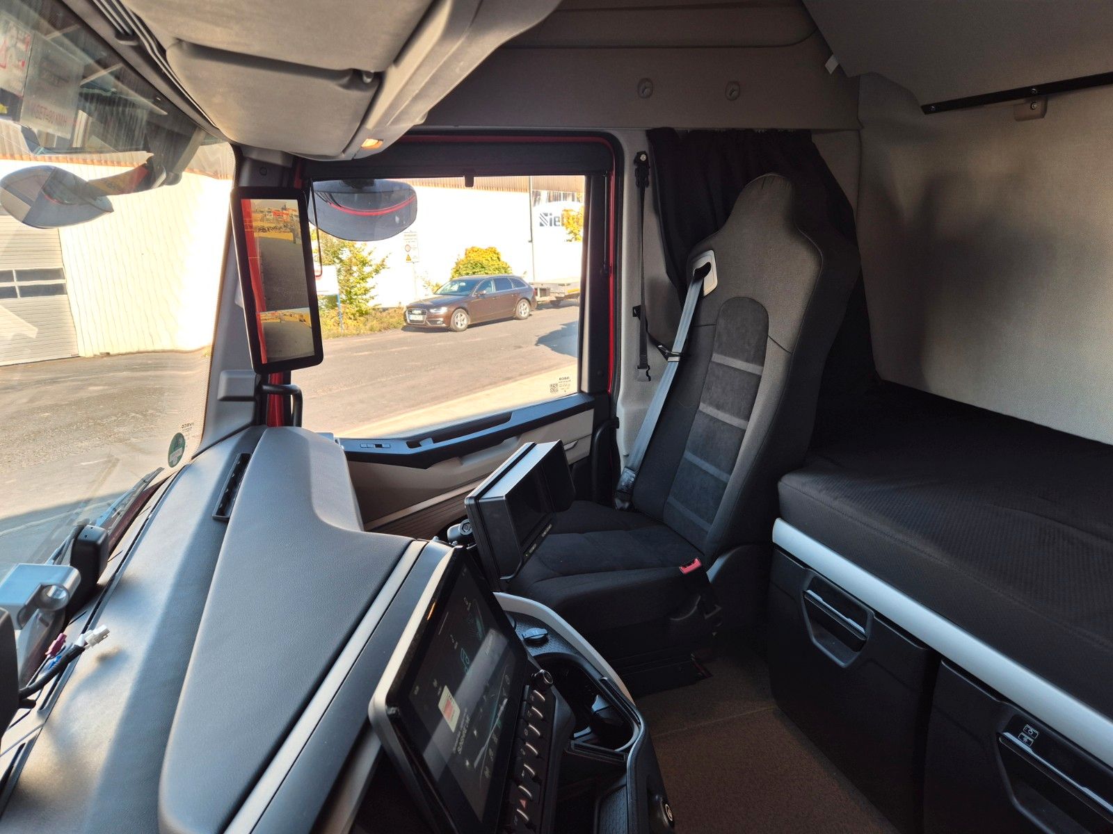 Fahrzeugabbildung Iveco AS260S50Y/FS Schwenkwand LBW 2xAHK CAM Intarder