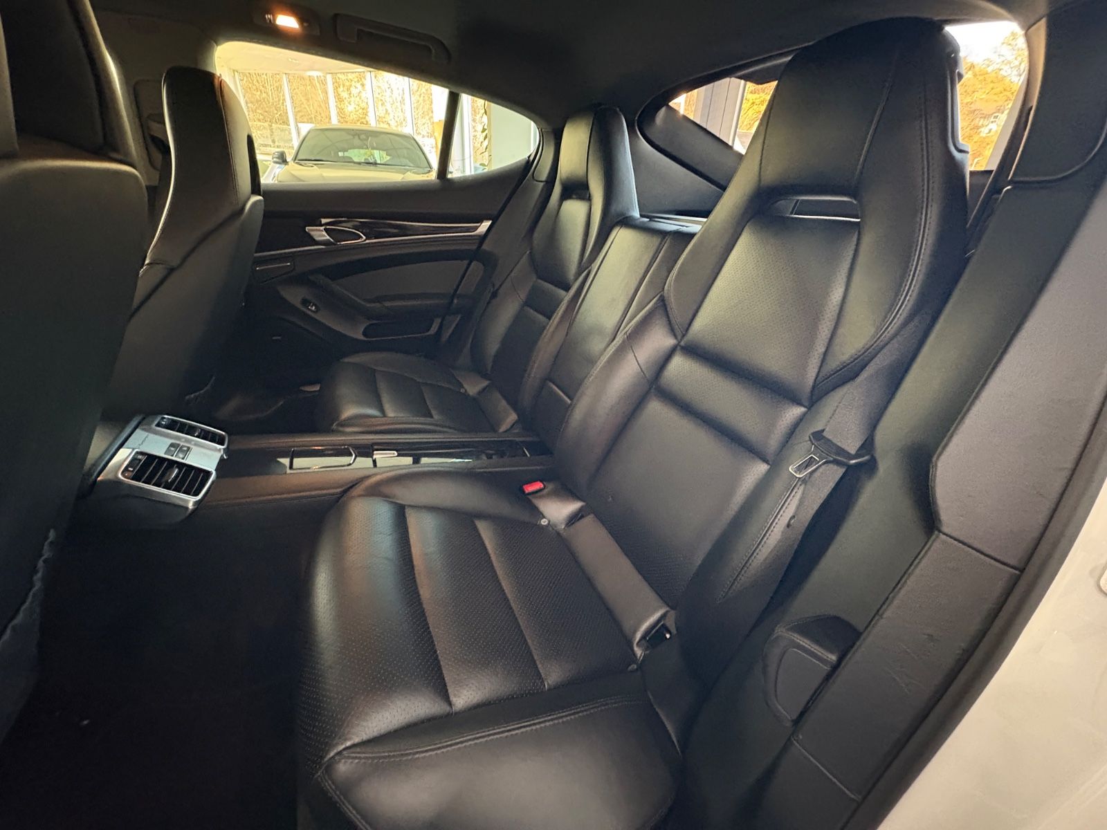 Fahrzeugabbildung Porsche Panamera Diesel * Carraraweiß * SCHIEBEDACH*