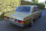 Mercedes-Benz 300 D - Mercedes-Benz 300 mit Diesel-Antrieb: Limousine