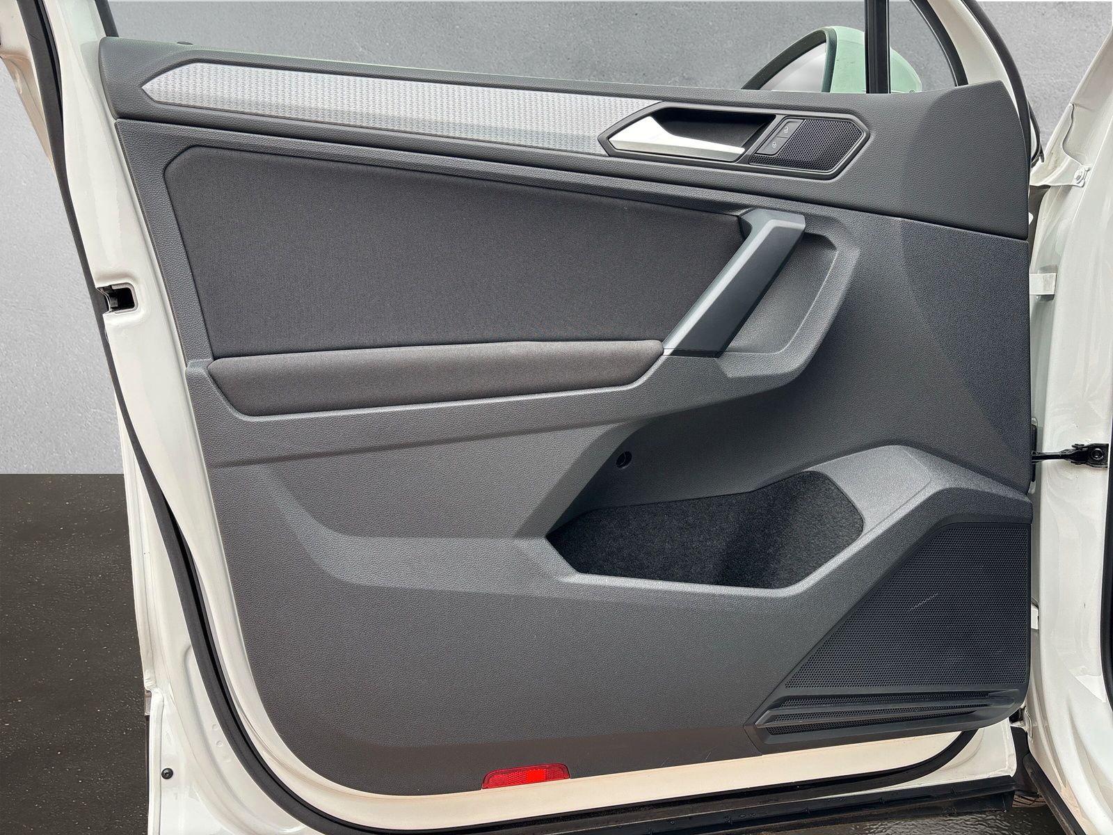 Fahrzeugabbildung Volkswagen Tiguan Life 1.5 TSI RFK Matrix-LED