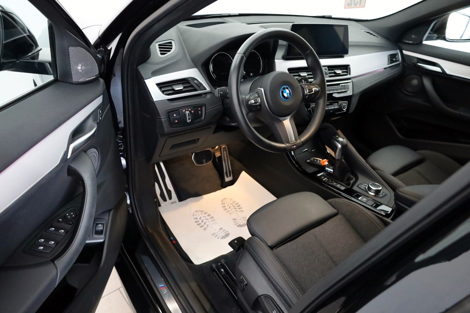 Fahrzeugabbildung BMW X2 xDrive25e M Sport,T.Leder,Navi,LED,Kamera,H&K