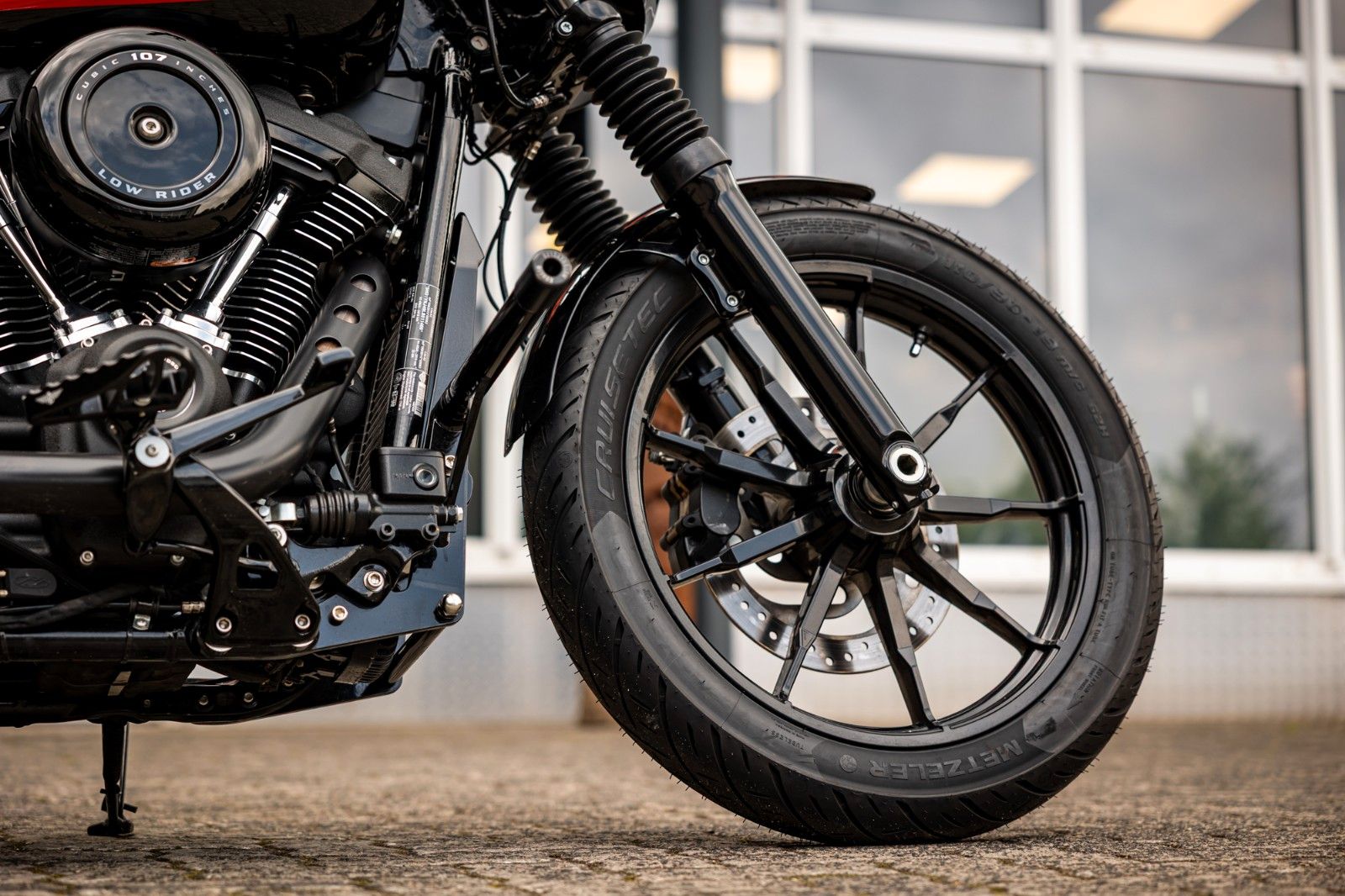 Fahrzeugabbildung Harley-Davidson FXLR LOW RIDER - JEKILL & HYDE -