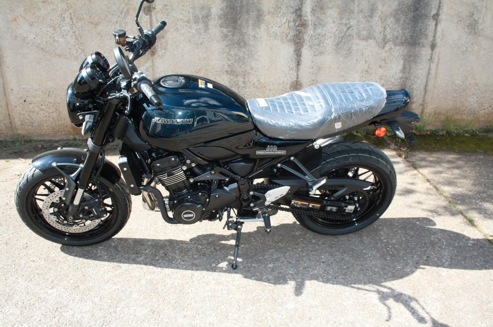 Kawasaki Z900RS Black Ball Edition