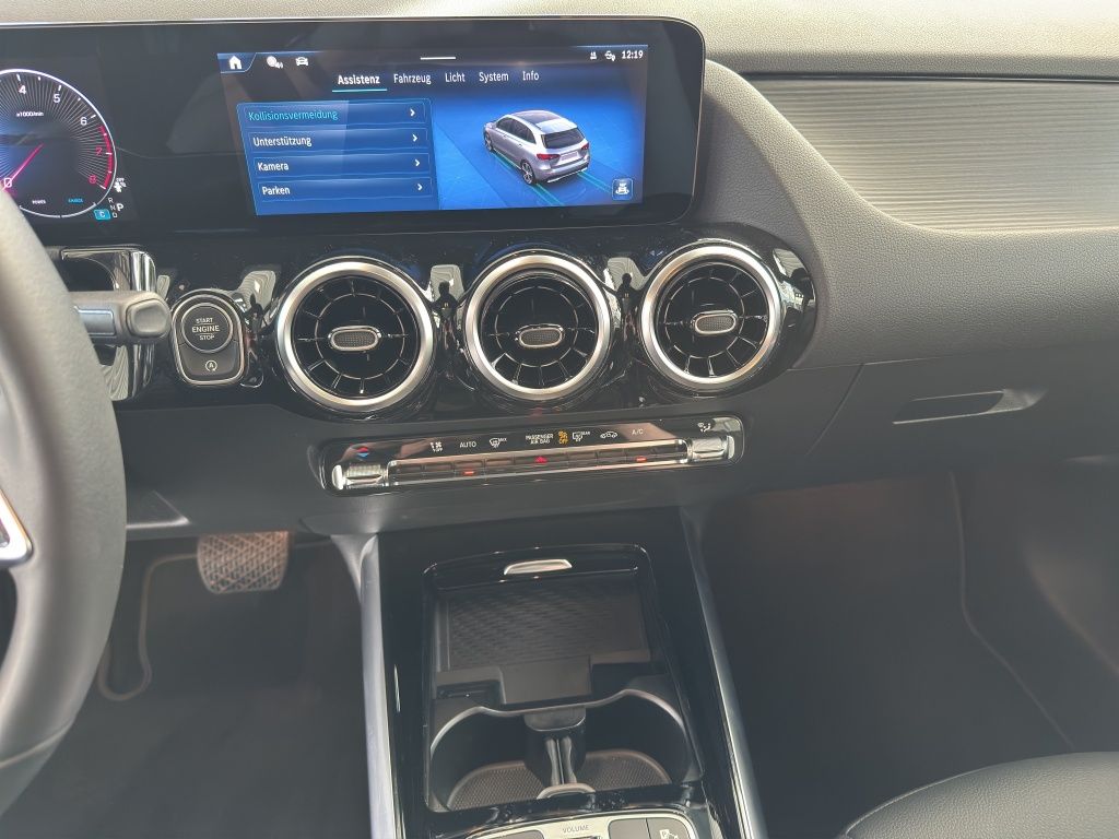 Fahrzeugabbildung Mercedes-Benz B 200 SpurH*AUT*LM*Teilled.