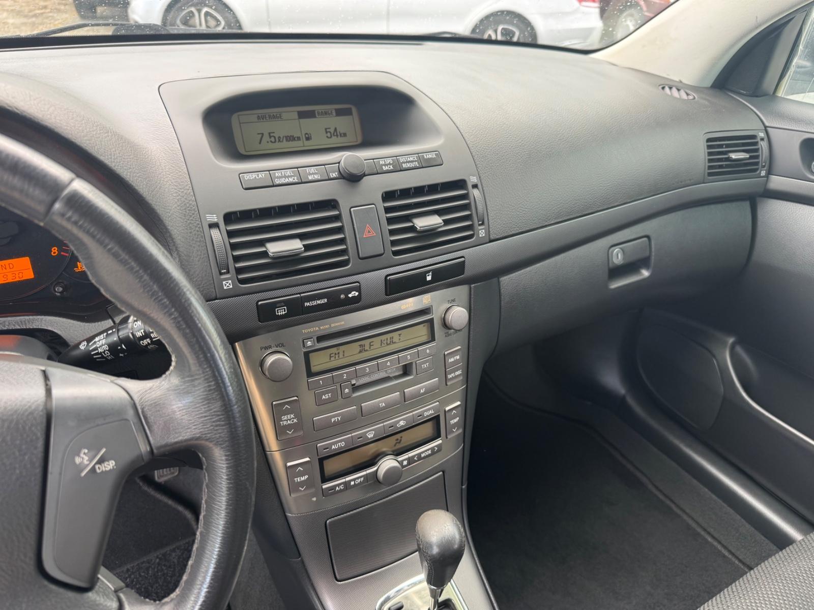 Toyota Avensis 2004 — photo 11