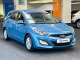 Hyundai i30 cw Trend*AUTOMATIK*PDC*LED*SHZ*KLIMAAUTO* - gebrauchte Hyundai i30 aus dem Jahr 2013