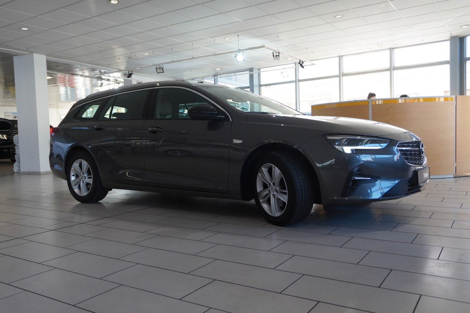 Fahrzeugabbildung Opel Insignia B ST 2.0D BUSINESS NAVI/LED/KAMERA/HUD