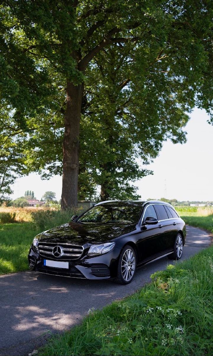 MERCEDES-BENZ E 220d T AMG Line Autom. AMG Line