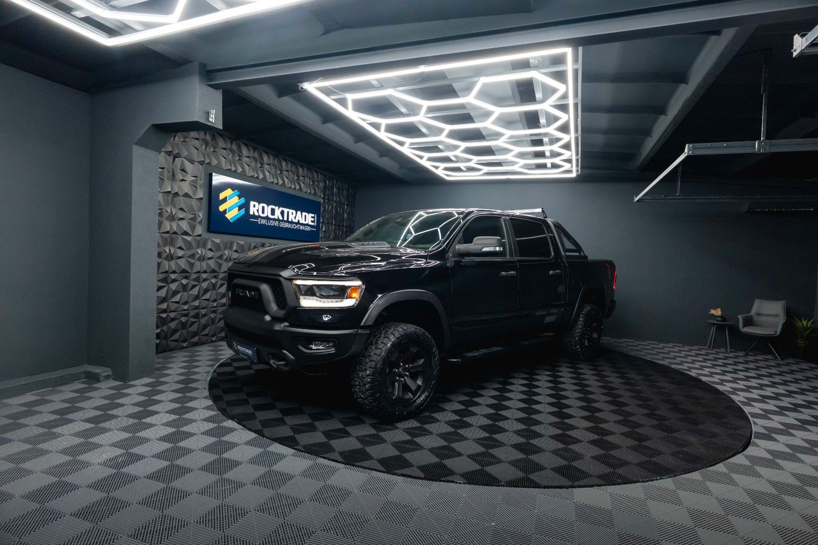 Fahrzeugabbildung Dodge RAM 5.7 V8 HEMI 4x4 REBEL OFFROAD Night AxleLock