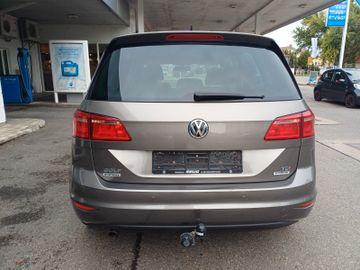 Volkswagen Golf - 6