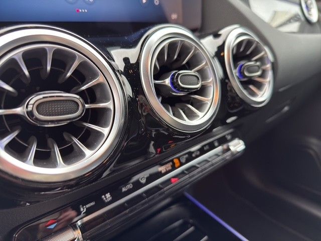 Fahrzeugabbildung Mercedes-Benz GLA 250 e *AMG*Hybrid*Ambiente*Kamera*CarPlay*