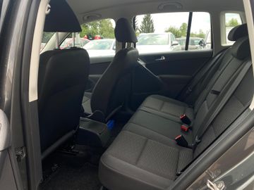 Volkswagen Tiguan - 12