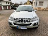 Mercedes-Benz ML 280 CDI 4MATIC - - Mercedes-Benz ML 280 mit Diesel-Antrieb