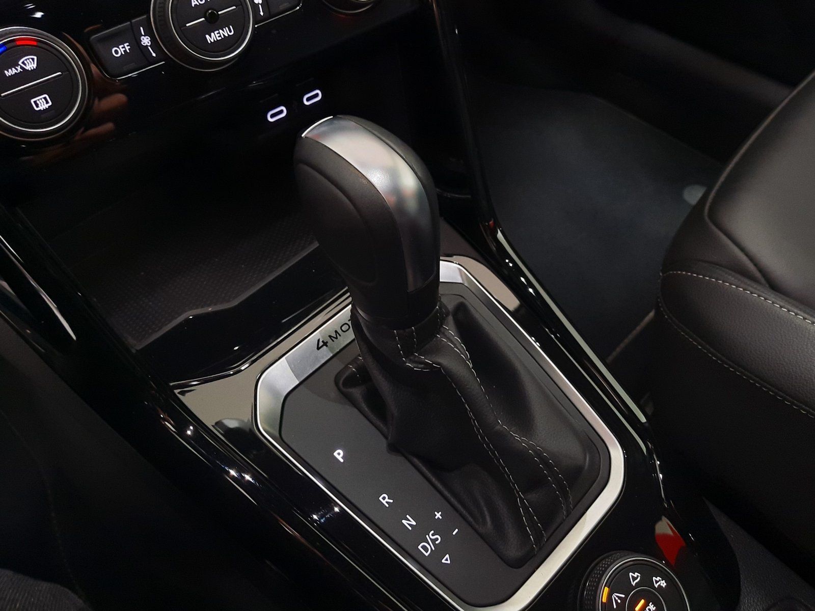 Fahrzeugabbildung Volkswagen T-Roc R 4Motion DSG *AHK*Cam*Navi*App-Con*Assist