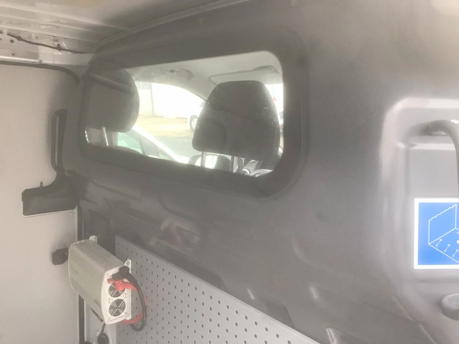 Fahrzeugabbildung Mercedes-Benz Vito Kasten 114 RWD extrala,Automatic,90910Km
