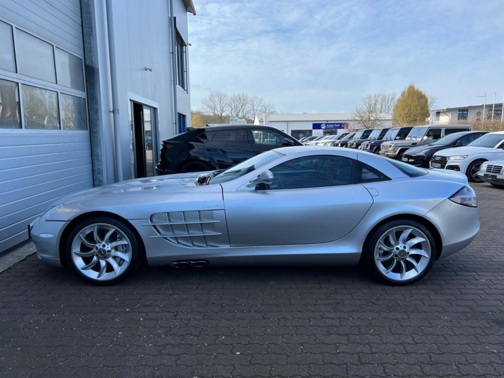 Mercedes-Benz SLR