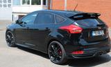 Ford Focus 2,0 EcoBoost ST  - Ford Focus mit Benzin-Antrieb: Limousine, 2.0
