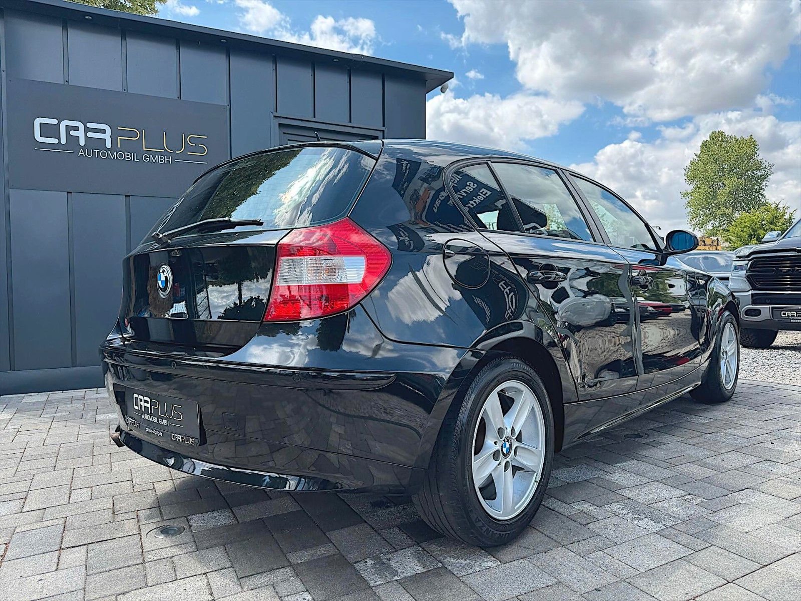 Fahrzeugabbildung BMW 120i Sport *TÜV Neu*Klima*Tempomat*Export Preis*