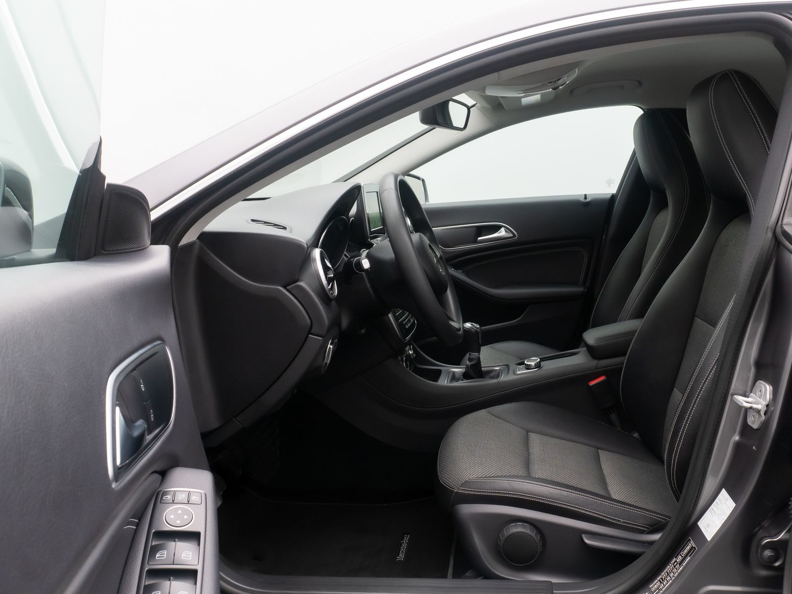 Fahrzeugabbildung Mercedes-Benz CLA 200 CDI NAVI Standhzng AudioSyst BerganfahrS