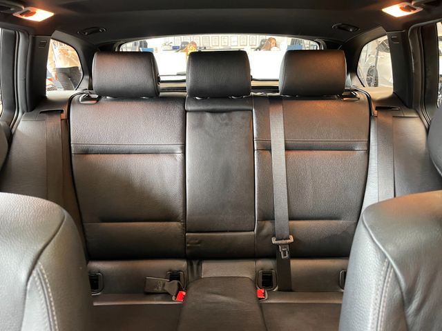 BMW Touring 330d xDrive *PANO*NAVI*PDC*SZHZ*LEDER*