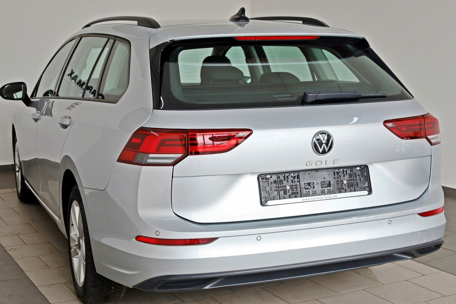 Fahrzeugabbildung Volkswagen Golf VIII Variant Life Navi,LED,PDC,Lane/Front A