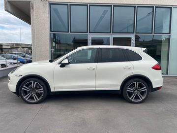Porsche Cayenne - 4