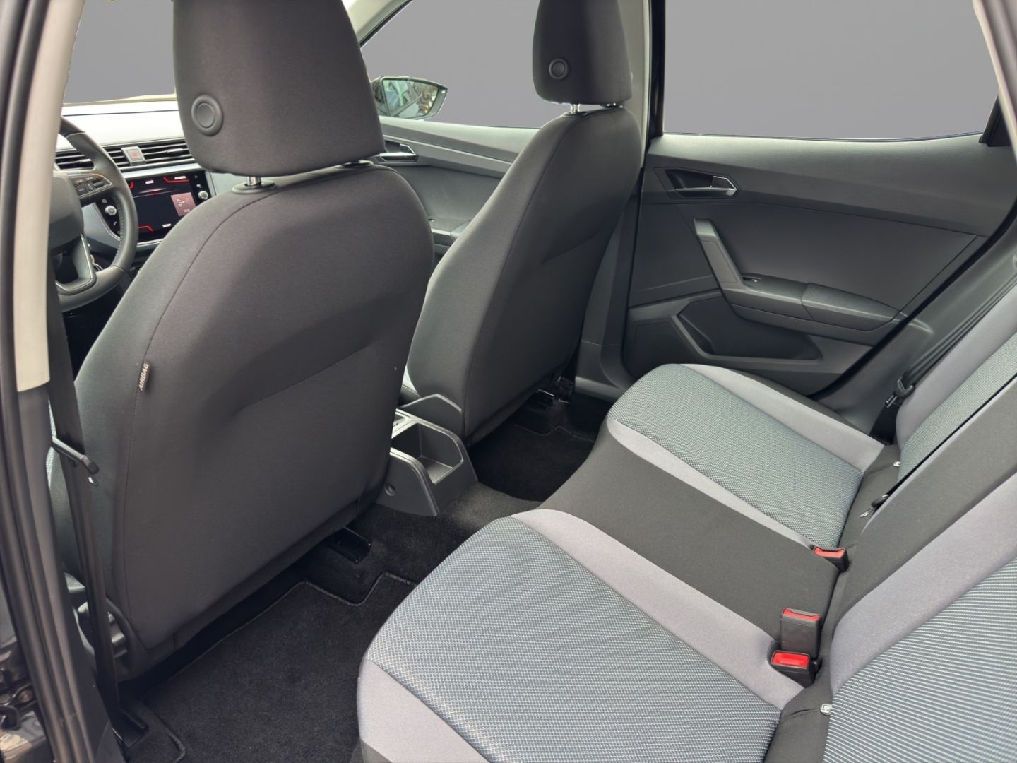 Fahrzeugabbildung SEAT Arona Style 1.0 TSI Klimaauto PDC Rückf Apple Ca