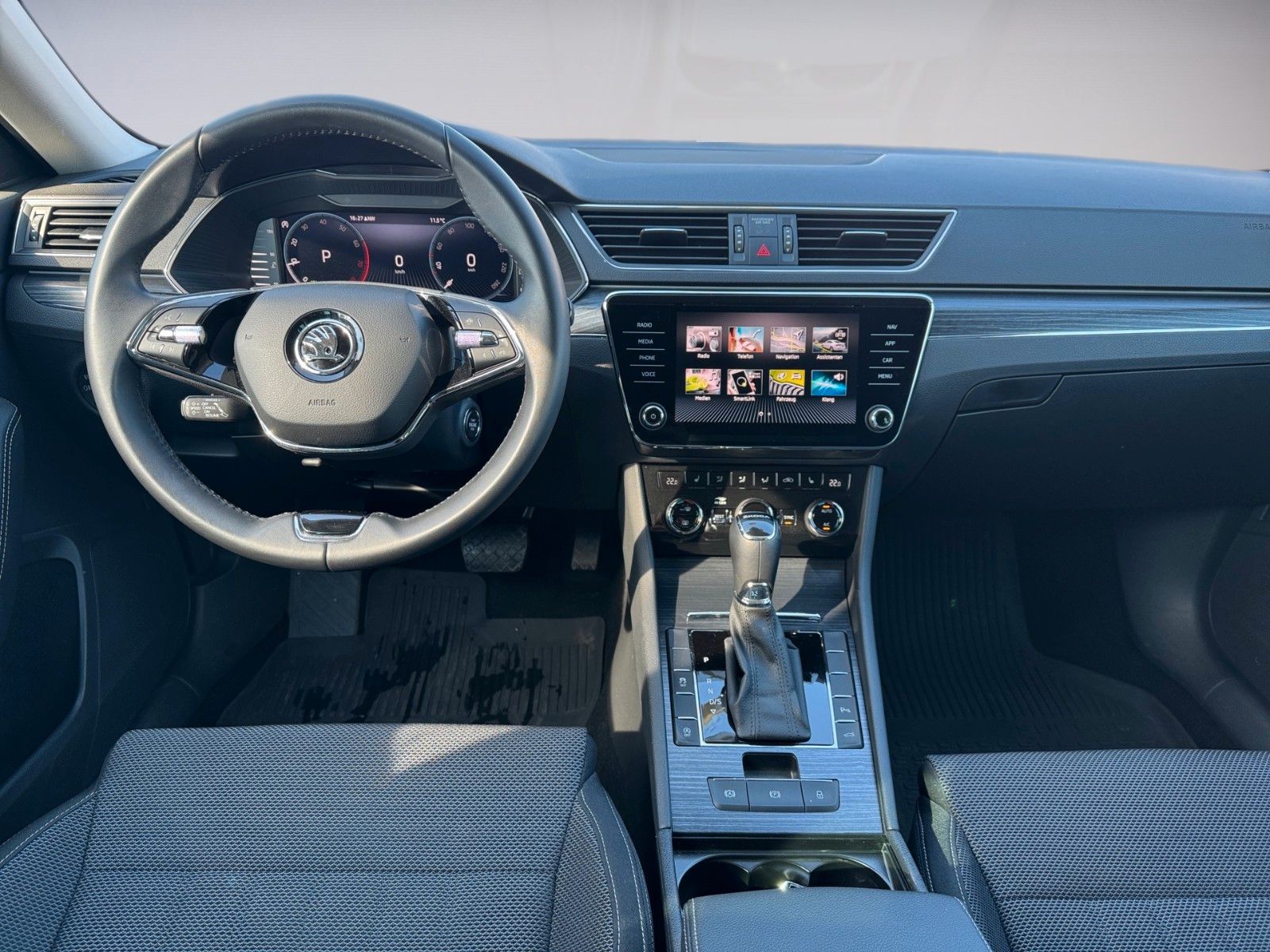 Fahrzeugabbildung SKODA Superb Combi Style 2.0 TSI