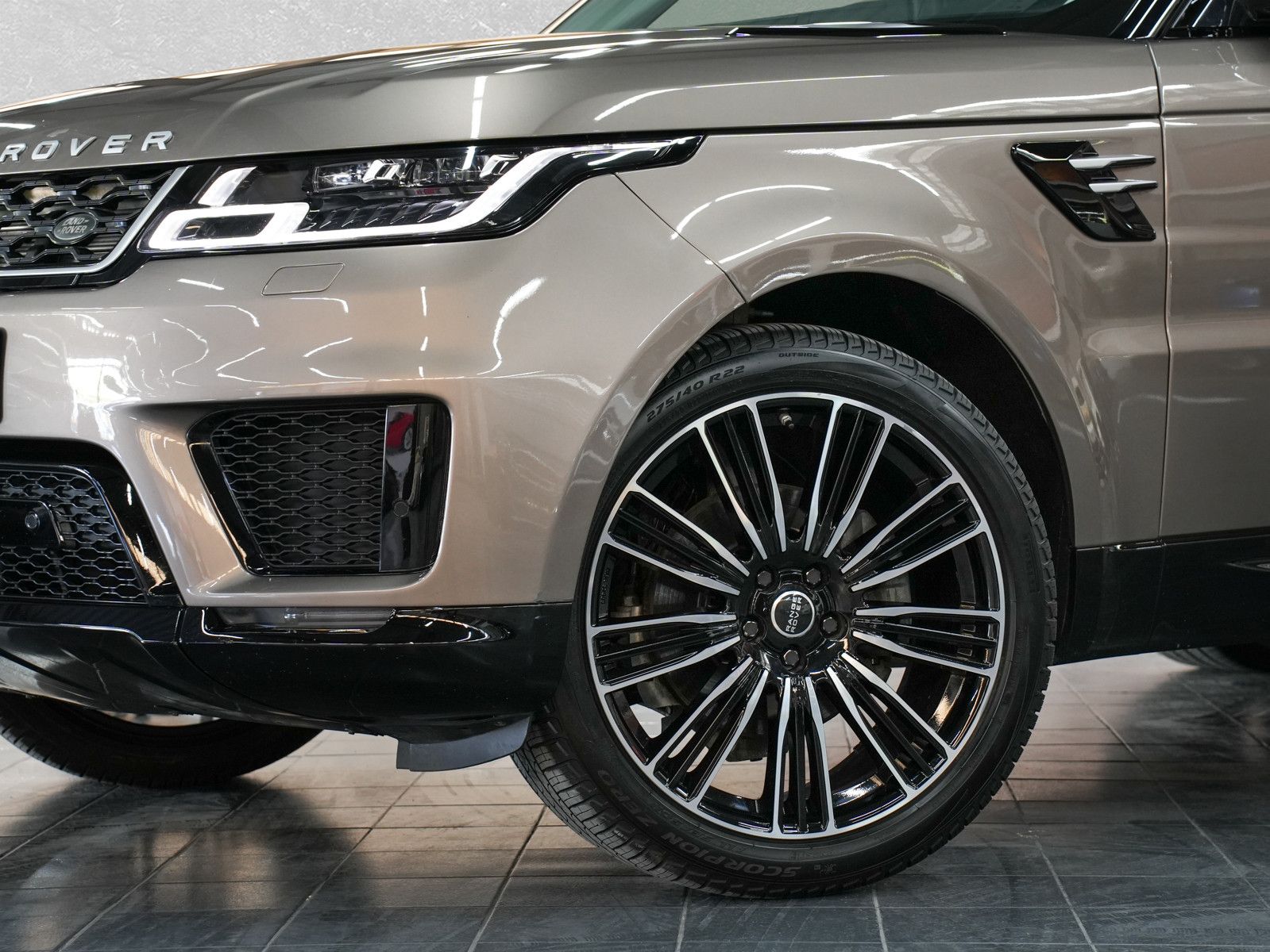 Fahrzeugabbildung Land Rover Range Rover Sport HSE 3.0 SDV6 - neuer ATM | 22"