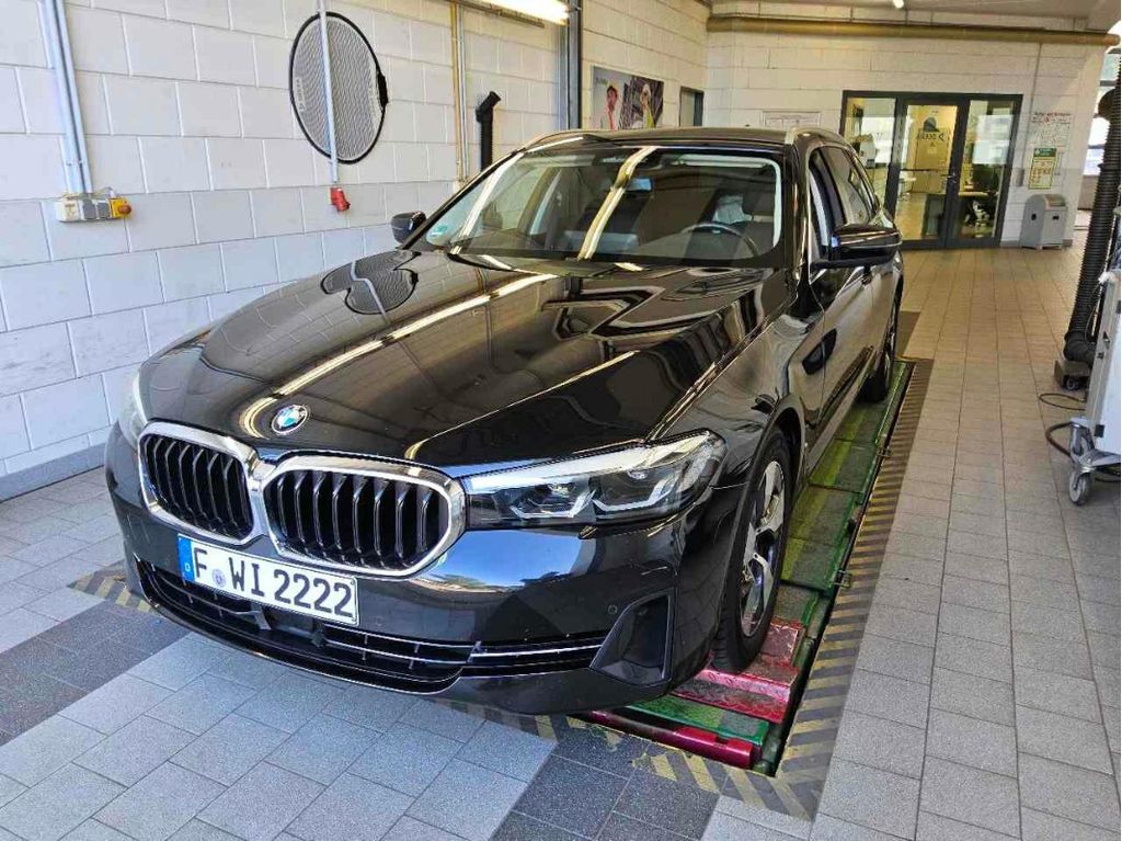 Image of BMW 520