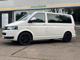 Volkswagen T5 Caravelle - weiße Volkswagen T5 Caravelle