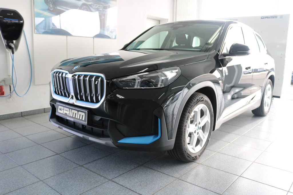 BMW iX1