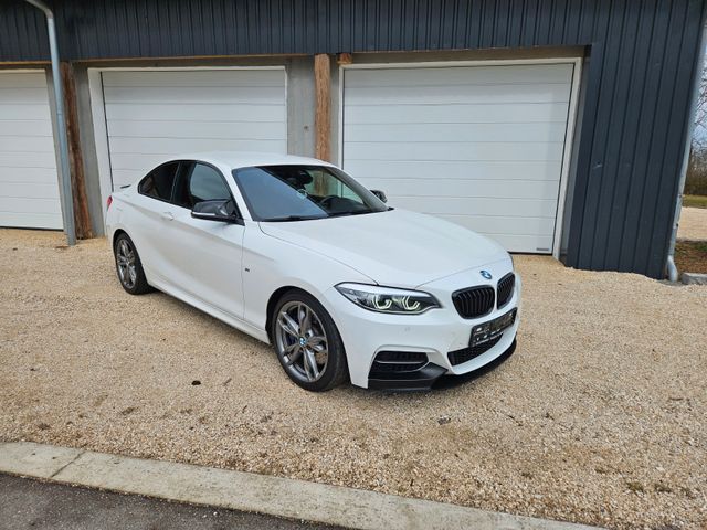 BMW 2 Coupe M240 i xDrive Scheckheft BMW gepfl.