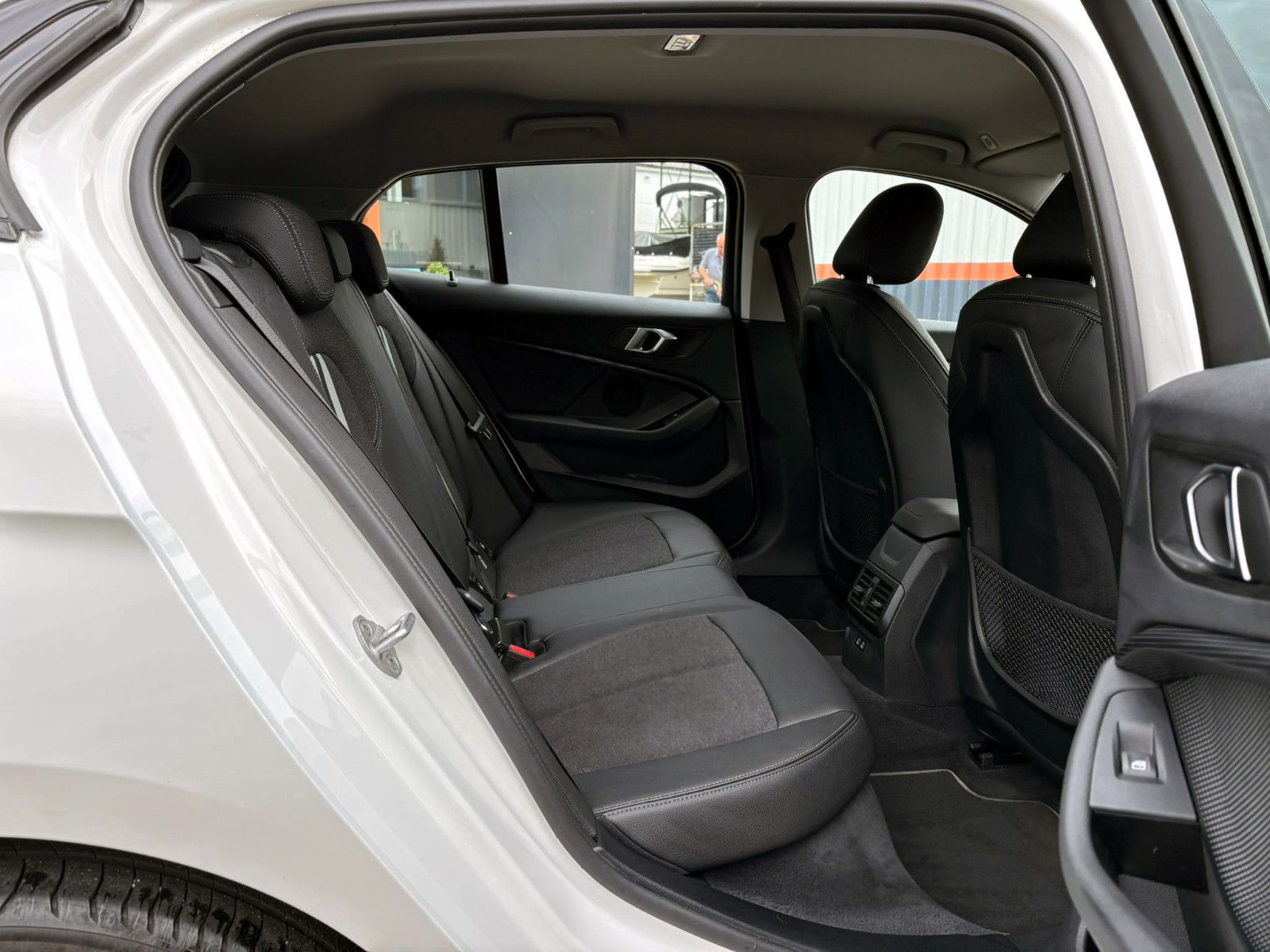 Fahrzeugabbildung BMW 118i Sport Line Steptr. ACC NAVI LED KAM PDC HUD
