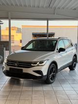 Volkswagen DSG*4M*Kamera*Pano*ACC*Virtual*Werksgarantie