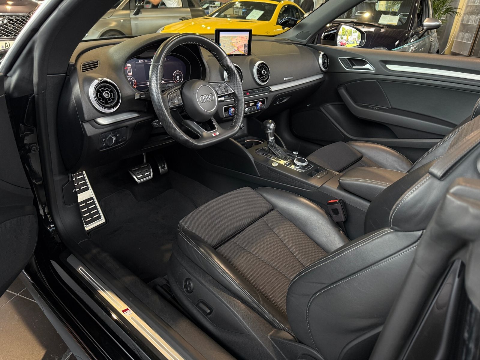 Fahrzeugabbildung Audi A3 Cabriolet 35 TFSI S-Line Competition LED  NAV