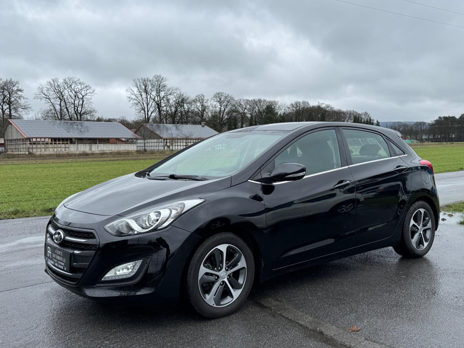 Hyundai i30 1.4 Trend SHZ LHZ Temp Kamera Klimaauto.