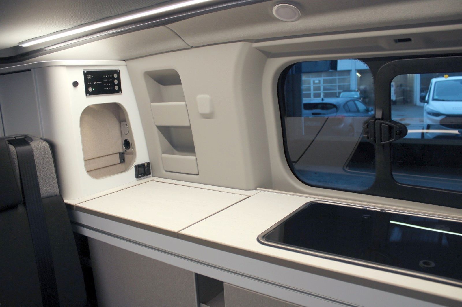 Fahrzeugabbildung Bürstner Ford COPA Attractive L1 Titanium MARKISE