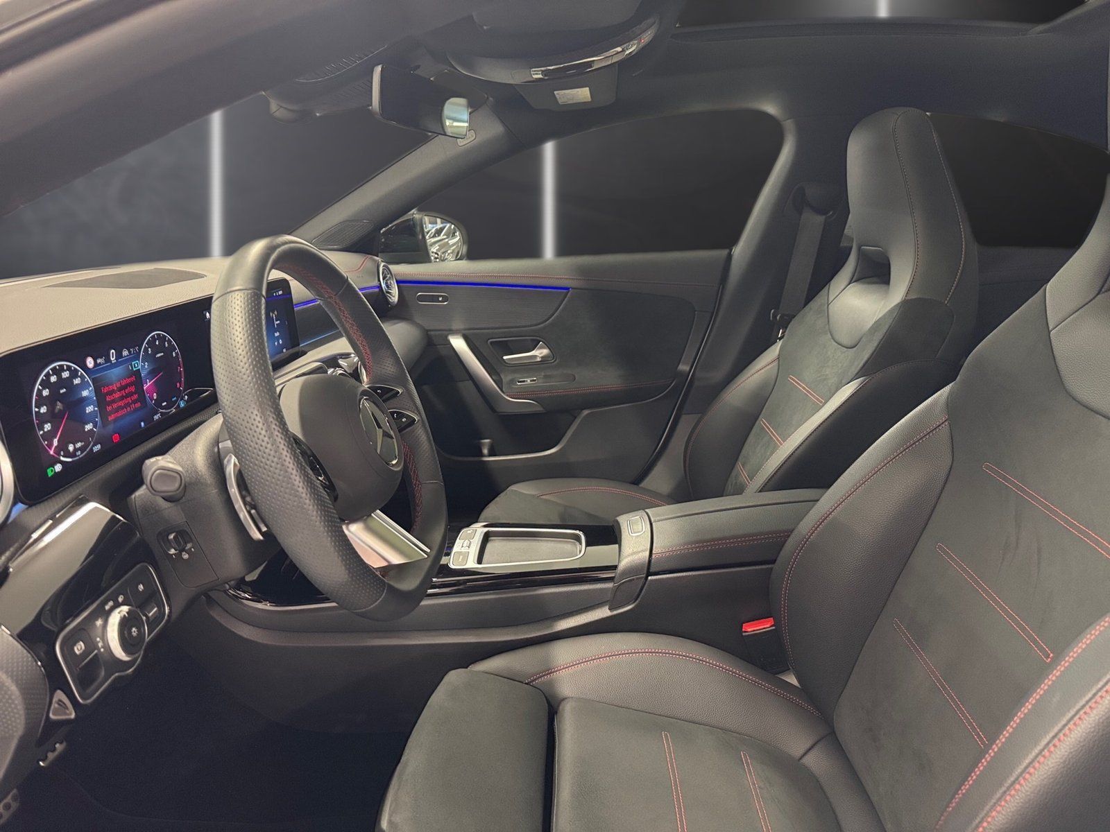 Fahrzeugabbildung Mercedes-Benz CLA 200 AMG Plus*Night*Pano*Distr*AHK*Totwin*HUD