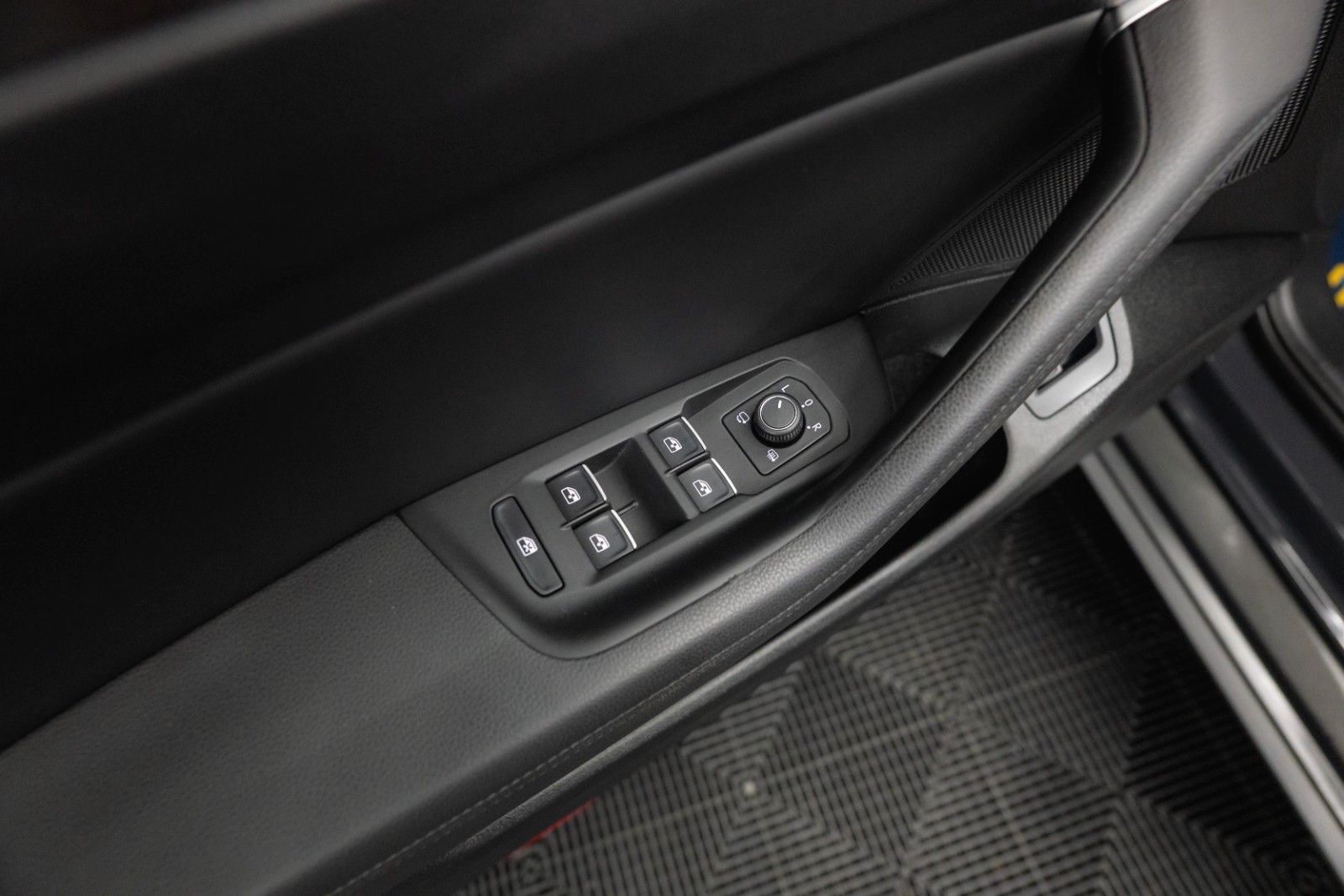 Fahrzeugabbildung Volkswagen Passat Alltrack 4Motion | Massage | LED | ACC
