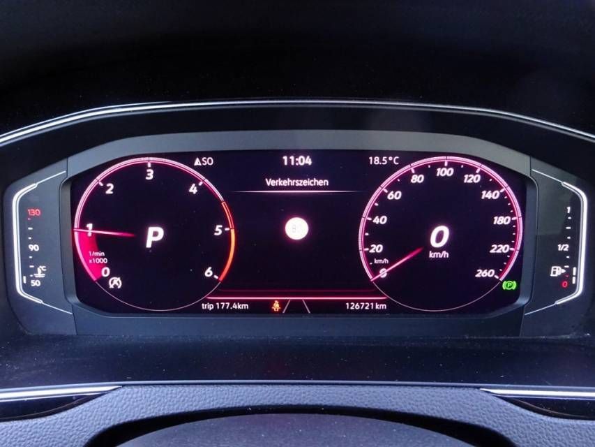 Fahrzeugabbildung Volkswagen Passat Variant 2.0 TDI 4Motion R-Line Business A
