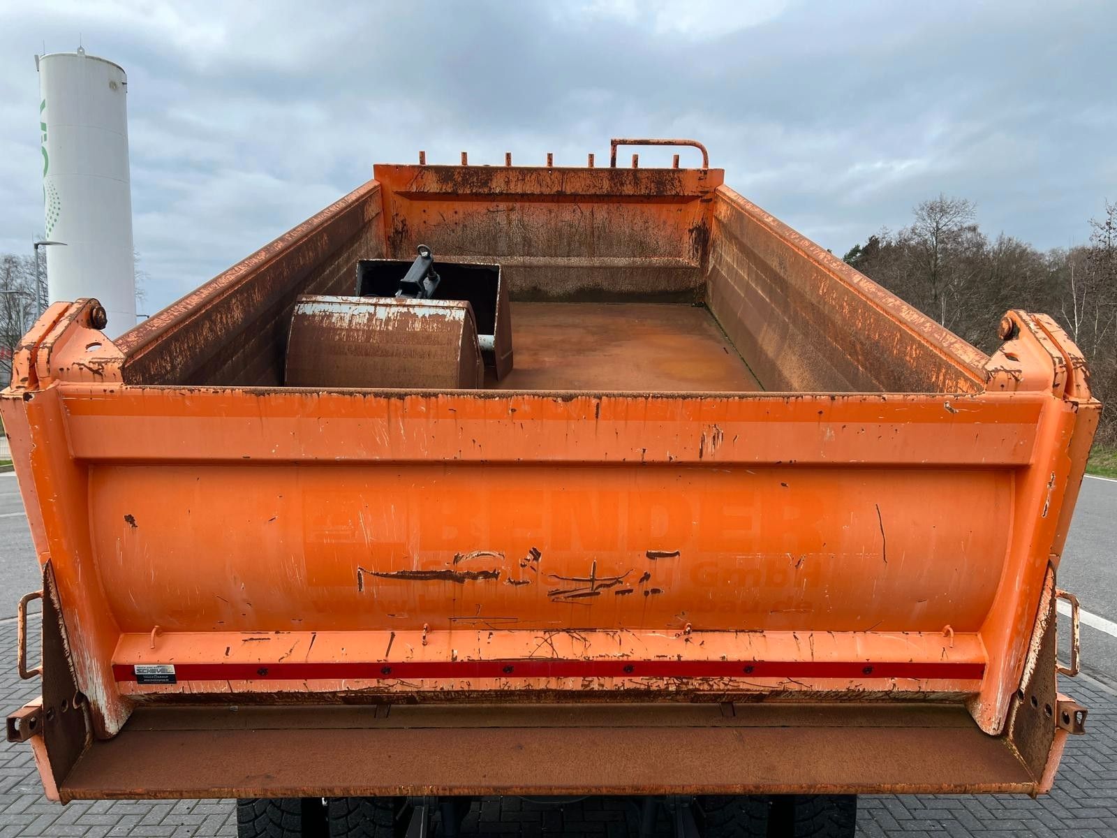 Fahrzeugabbildung Mercedes-Benz Arocs 2643 Kipper PK 18002 Kran Bordmatik
