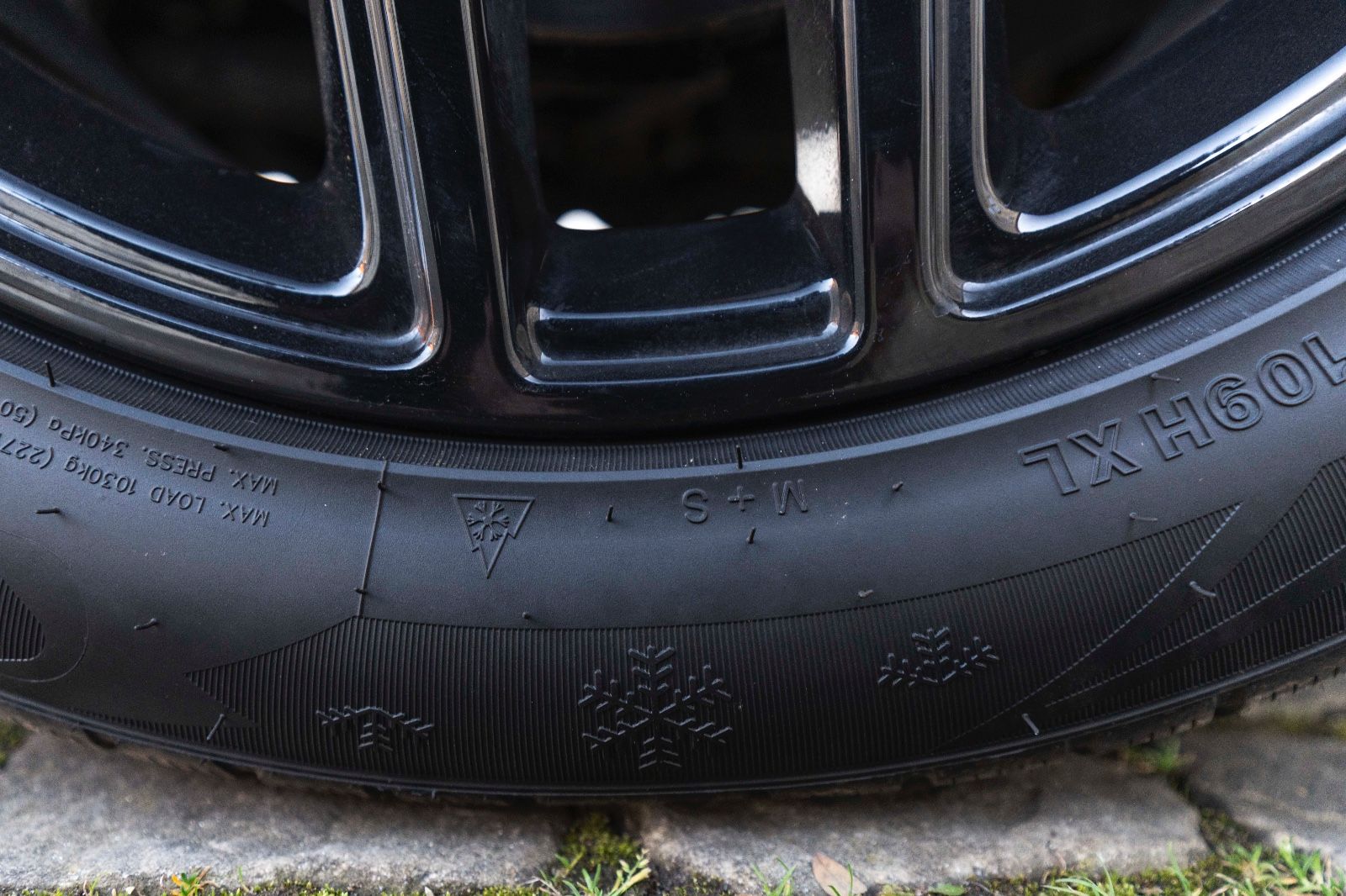 Fahrzeugabbildung Ford Explorer 3.5L SPORT 4X4 KAM TOTW M+S SZH/SZK