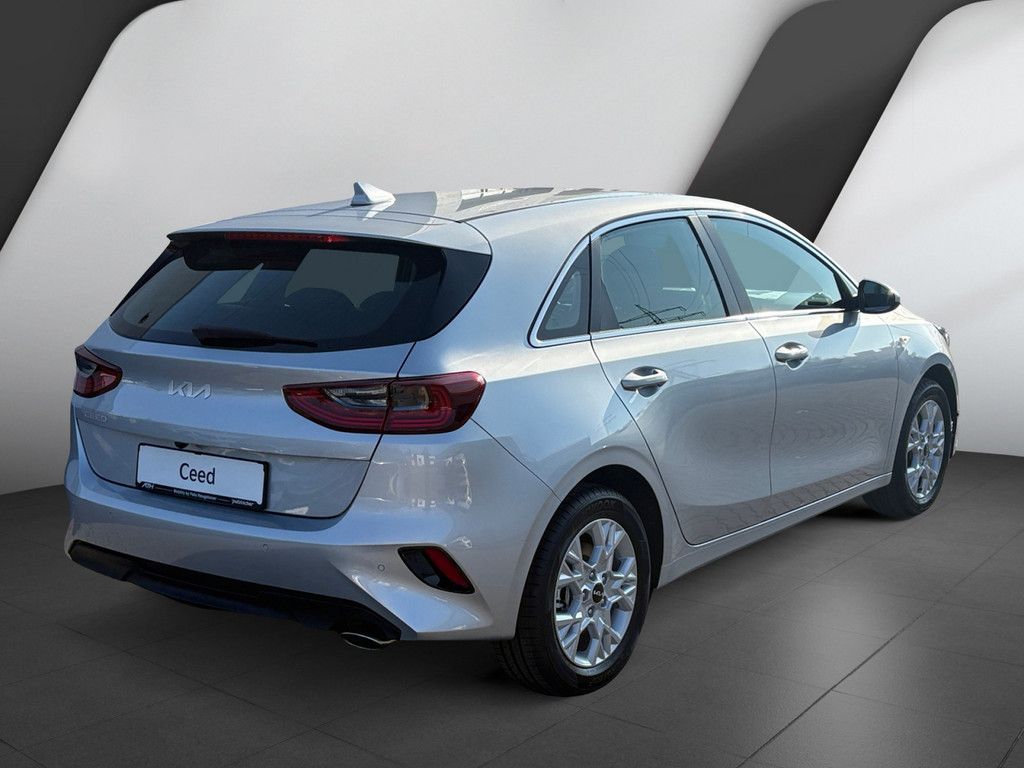 Fahrzeugabbildung Kia Ceed 1.5 T-GDI DCT VIS KOMF+ (NAV)