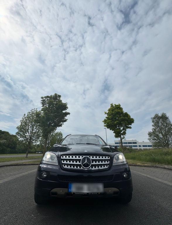 Mercedes-Benz ML 320
