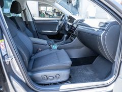 Foto Nummer 2: SKODA Superb