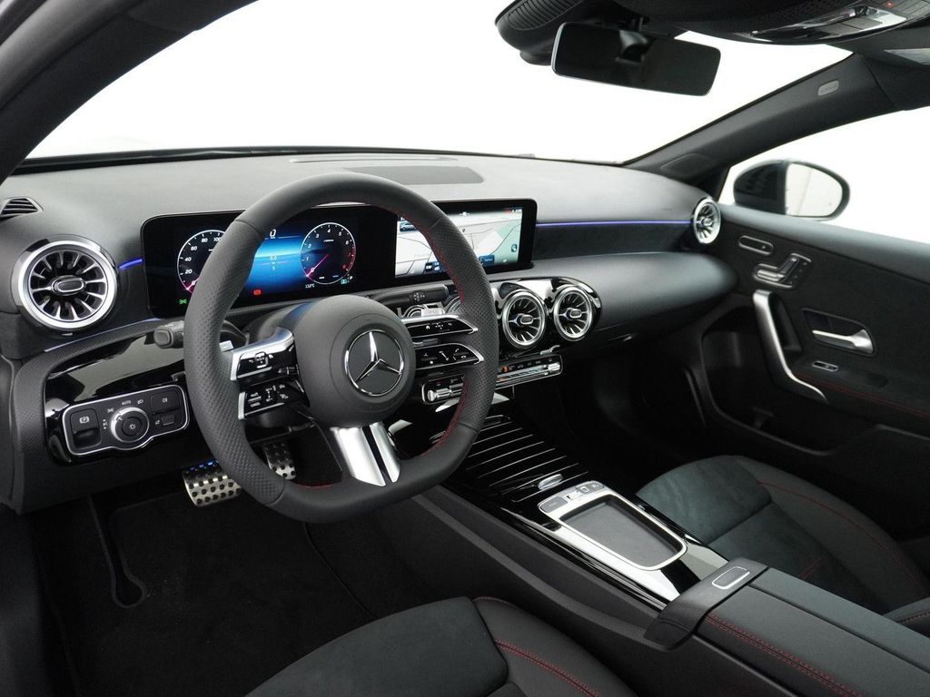 Mercedes-Benz A 180 Star Edition AMG Line | Panorama - Schiebe
