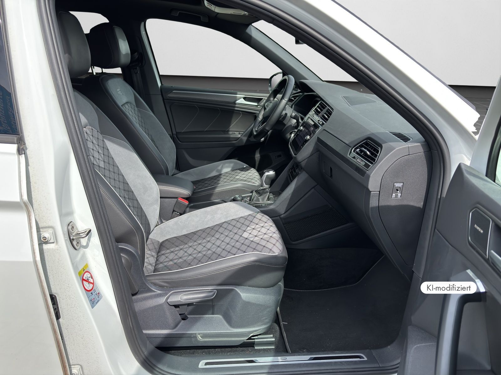 Volkswagen Tiguan R-Line 2.0 TDI DSG PANO AHK MATRIX ACC foto 4