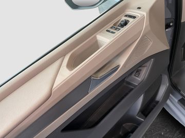 Volkswagen T7 Multivan - 7